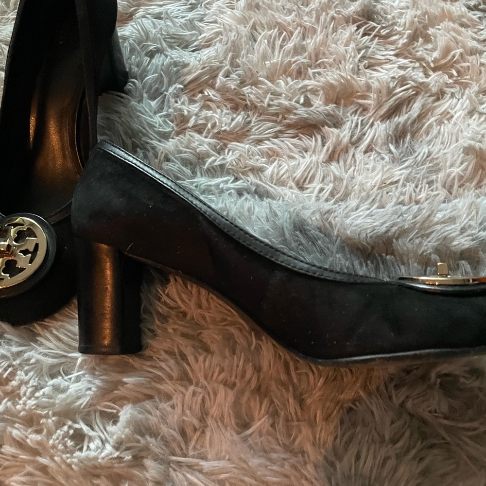 Suede Tory Burch heels, size 9M. - Picture 4 of 9